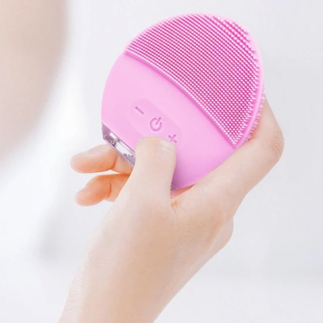 Nettoyeur de visage en silicone rechargeable